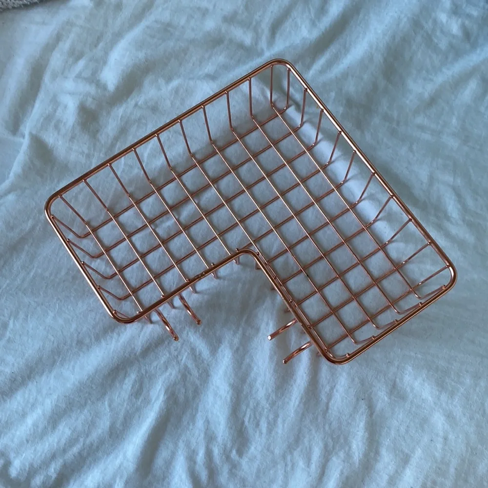 Corner shower organizers